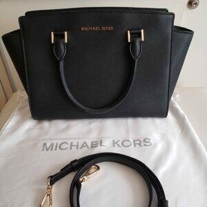 Like New! Michael Kors Selma Medium Sachel Crossbody Black Saffiano Leather
